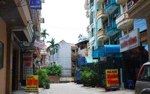 Tình trạng các hộ gia đình sử dụng nhà ở để kinh doanh nhà nghỉ đang khá phổ biến tại nhiều địa phương.<br>