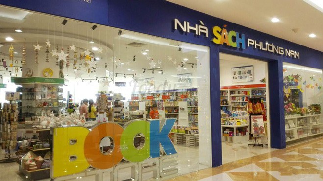 Công ty CP Văn hóa Phương Nam sở hữu 100% vốn tại 6 công ty con, gồm sách Phương Nam, Công ty VPP Phương Nam, In Phương Nam, bán lẻ Phương Nam và Công ty Giải trí – Truyền thông Phương Nam.