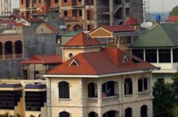 Tổng số tiền thu được từ việc bán nhà đất công trong năm 2010 đạt trên 17.500 tỷ đồng.