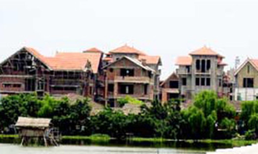 Một trong những lý do khiến thị trường nhà đất chững lại là việc Nhà nước siết chặt cho vay bất động sản.