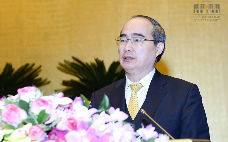 Chủ tịch Uỷ ban Trung ương Mặt trận Tổ quốc Việt Nam Nguyễn Thiện Nhân trình bày báo cáo tổng hợp ý kiến, kiến nghị của cử tri và nhân dân.<br>