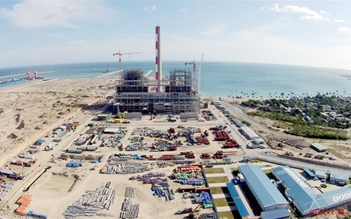 Trước đó, Bộ Tài nguyên và Môi trường đã cấp phép cho Công ty TNHH Điện lực Vĩnh Tân 1 nhận chìm gần 1 triệu m3 khối bùn, cát, vỏ sò, sạn sỏi ra vùng biển thuộc xã Vĩnh Tân (Tuy Phong, Bình Thuận). <br>