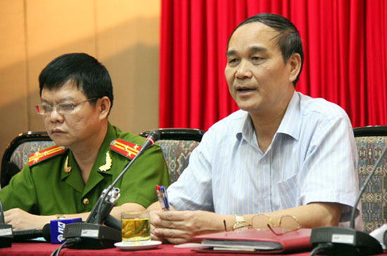 Trong cuộc họp báo đầu tháng 8, Giám đốc Công an Hà Nội Nguyễn Đức Nhanh (bên phải) khẳng định: "Hà Nội không có chủ trương trấn áp người biểu tình" - Ảnh: Thái Thịnh.