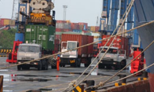 Thủ tướng chỉ đạo kiềm chế nhập siêu