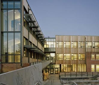 Hầu hết các nước trên thế giới đều có những “ngôi nhà mẫu” tiết kiệm năng lượng, nhưng ở Việt Nam đến nay vẫn chưa hề có.