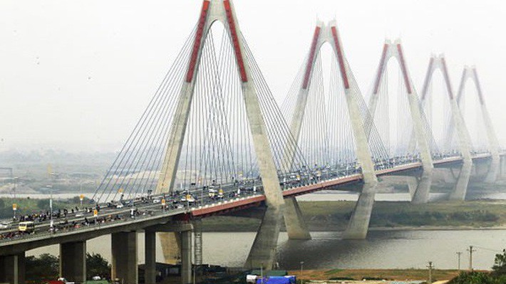 Cầu Nhật Tân - một dự án hạ tầng sử dụng vốn vay ODA từ Nhật Bản.