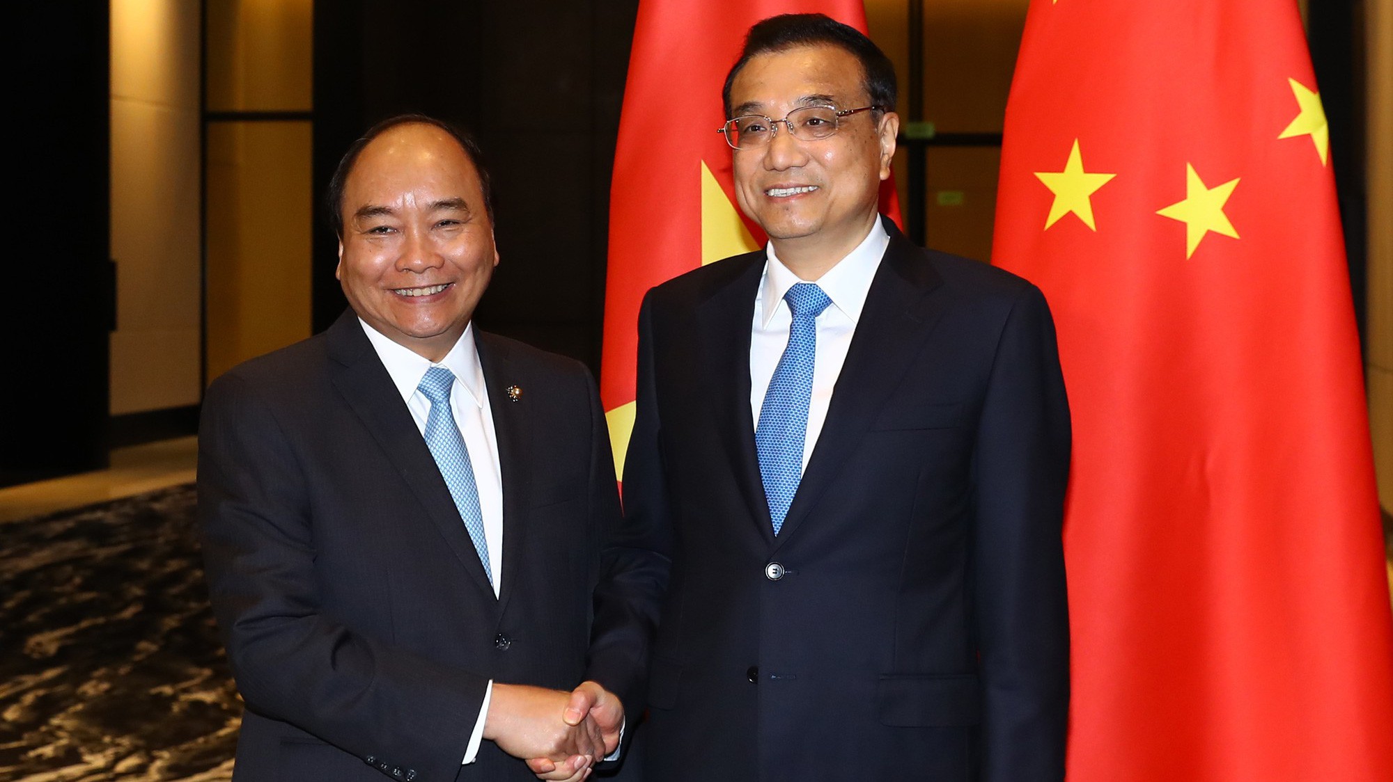 Thủ tướng Lý Khắc Cường nhất trí với đề nghị của Thủ tướng Nguyễn Xuân Phúc về việc Trung Quốc có các biện pháp thúc đẩy thương mại song phương phát triển cân bằng. 