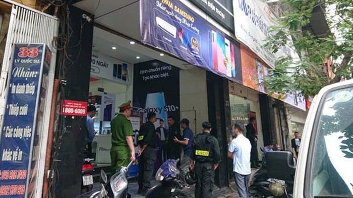 Khám xét cửa hàng Nhật Cường số 33 Lý Quốc Sư sáng 9/5.