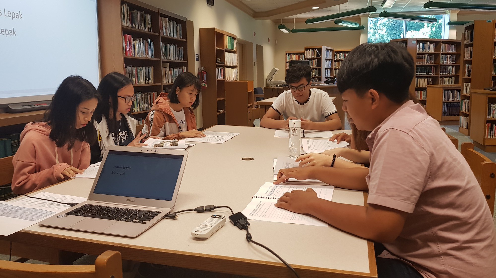 Du học sinh NHG học tập tại ASG - American Scholar Group (Nguồn: iStudent).