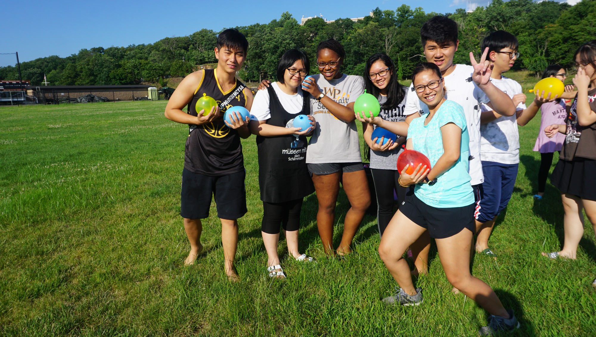 NHG trao hơn 1.000 suất học bổng quốc tế cho học sinh - sinh viên - Ảnh 2.