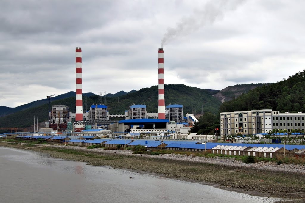 Nhà máy Nhiệt điện Quảng Ninh.