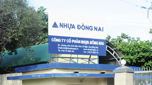 DNP đang có giá 13.500 đồng/cổ phiếu.