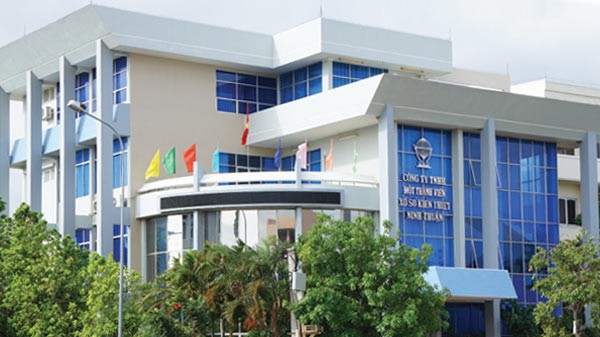 Mỗi năm, "sếp" của Xổ số Kiến thiết Ninh Thuận đút túi  446,4 triệu đồng.