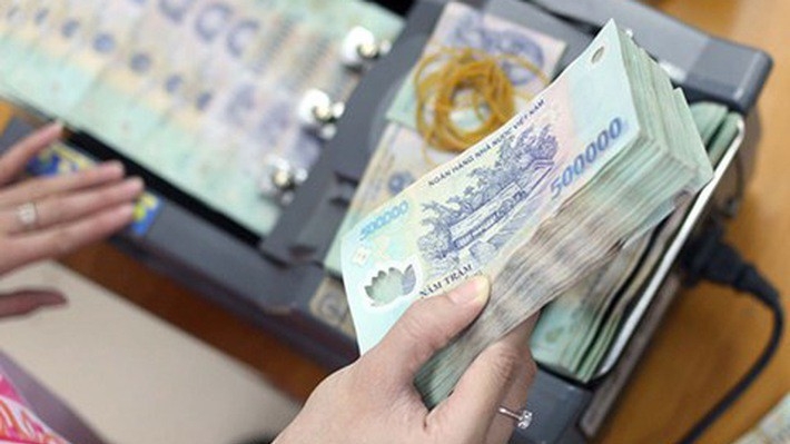 Cử tri tỉnh Cao Bằng đề nghị Quốc hội xem xét, sửa đổi, bổ sung Luật Ngân sách nhà nước năm 2015 theo hướng tăng tỷ lệ trần nợ công của các tỉnh nghèo theo số tuyệt đối với mức 1.000 tỷ đồng hoặc theo tỷ lệ phần trăm lên mức 100% số thu ngân sách địa phương được hưởng.