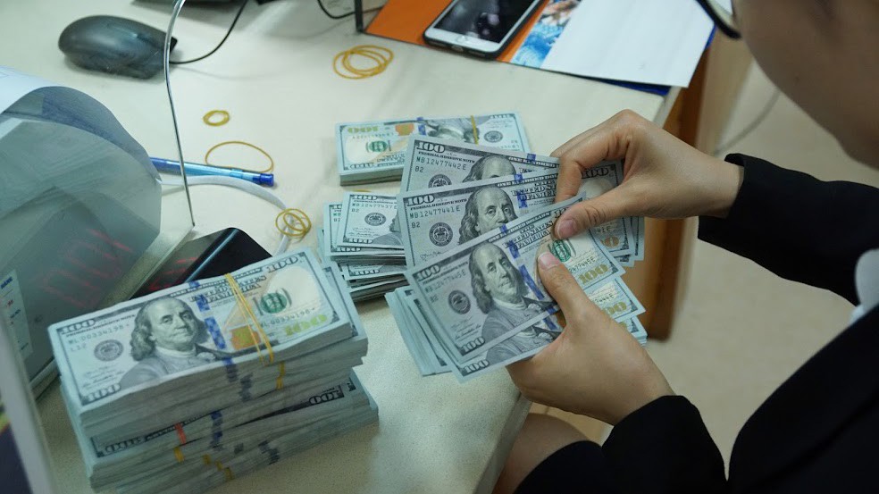 Thu ngân sách trong 3 năm phấn đấu đạt 4,9 triệu tỷ đồng; tỷ lệ huy động thu vào ngân sách bình quân 21-22% GDP. Ảnh minh hoạ