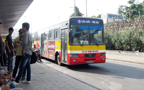 Hà Nội hiện vẫn đang có tuyến xe buýt đi từ nội thành ra sân bay Nội Bài.<br>