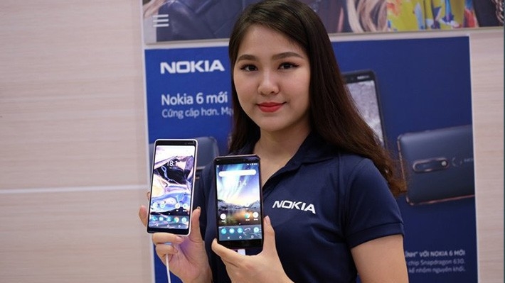 Nokia 7 Plus (trái) và Nokia 6.