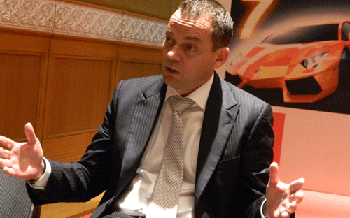 Phải bán trụ sở, Nokia vẫn xây nhà máy ở Việt Nam