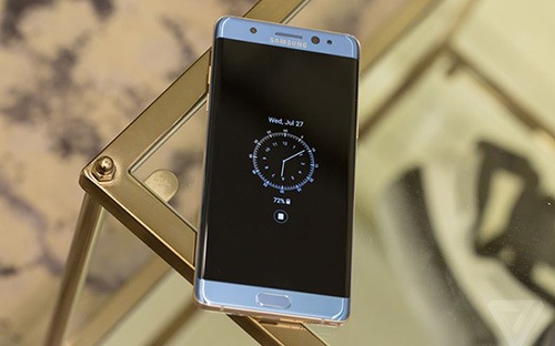 Samsung khuyến cáo tất cả khách hàng đang sử dụng Note 7 nên tắt nguồn và ngừng sử dụng máy ngay lập tức, kể cả đối với phiên bản thay thế.