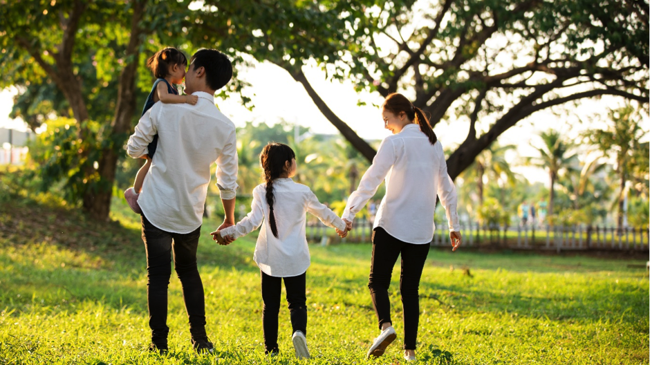 Trẻ nhỏ cần được sống gần gũi với thiên nhiên để phát triển cả vận động và tâm thức một cách tốt nhất. 