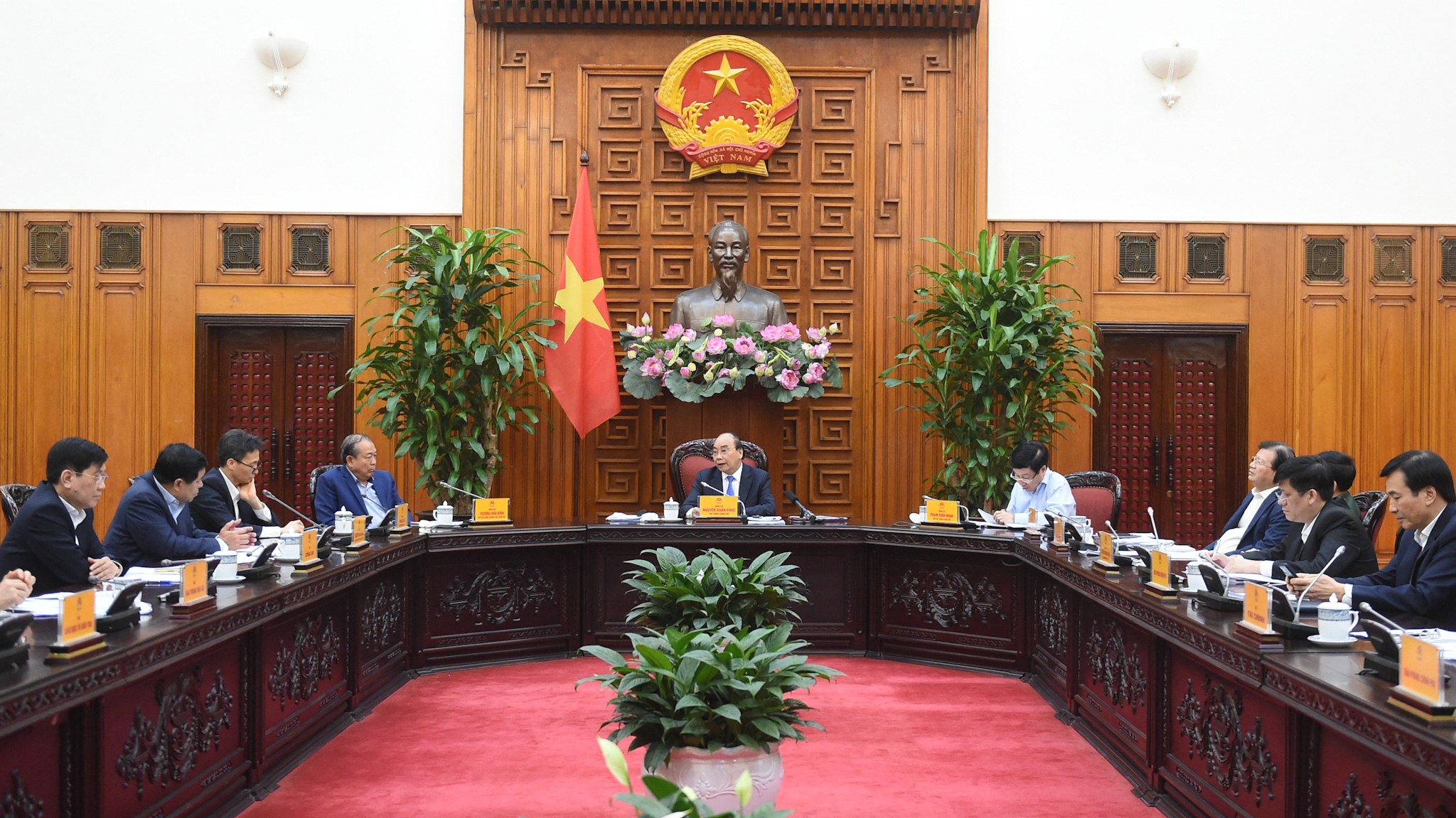 Cuộc họp về phương án phân bổ kế hoạch đầu tư trung hạn vốn ngân sách Nhà nước giai đoạn 2021-2025 của Thường trực Chính phủ - Ảnh: VGP