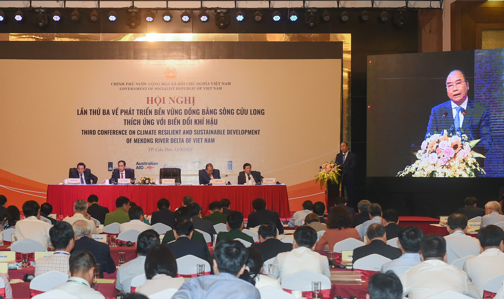 Thủ tướng Nguyễn Xuân Phúc nhấn mạnh 8 