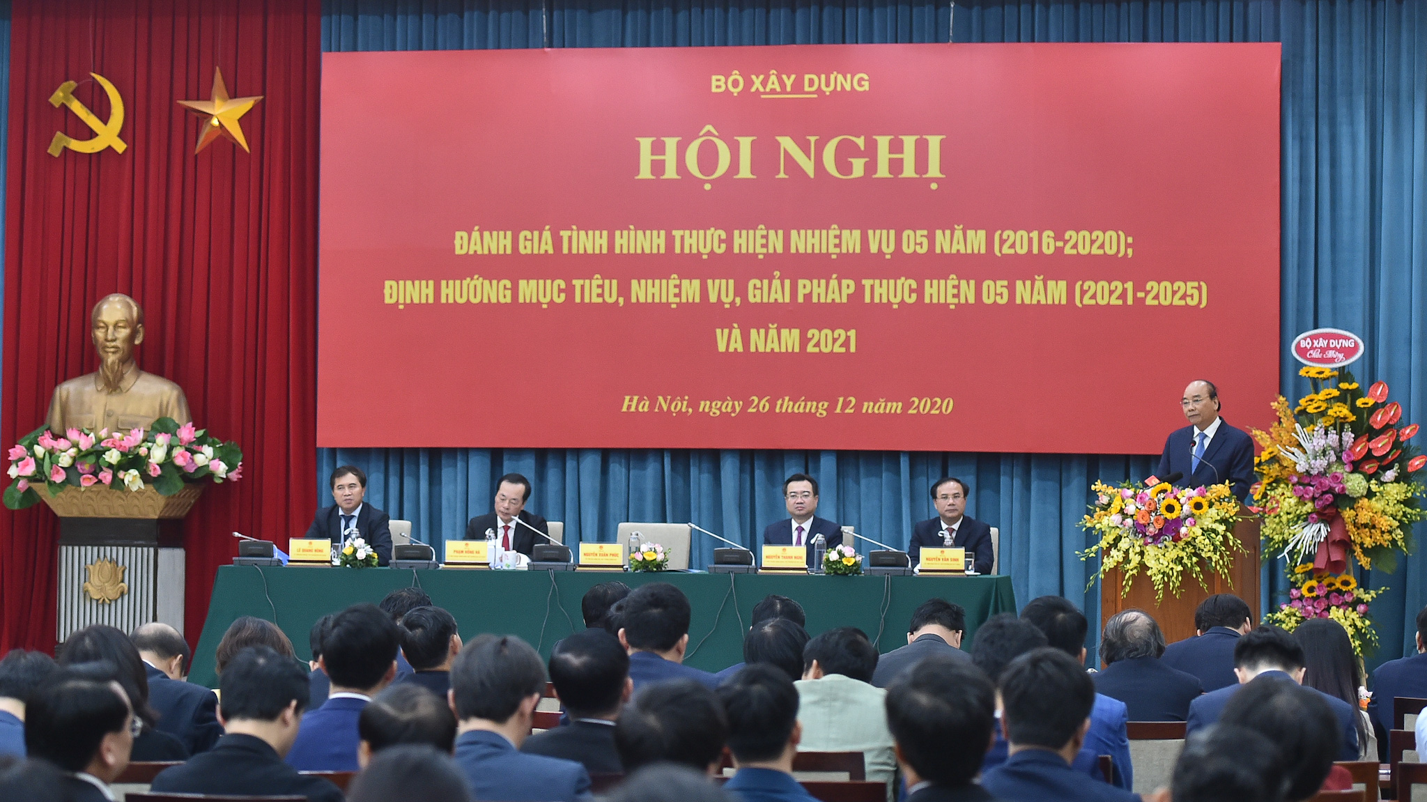Thủ tướng Nguyễn Xuân Phúc phát biểu tại hội nghị.