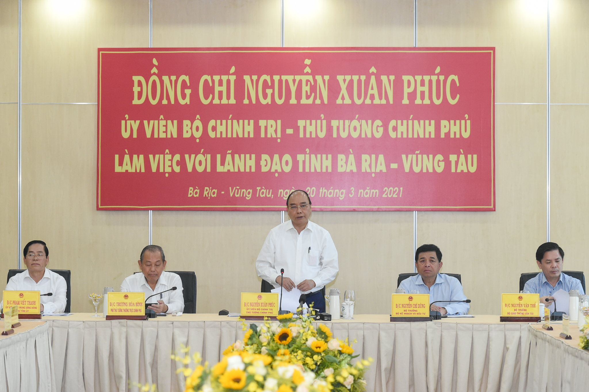 Thủ tướng Nguyễn Xuân Phúc trong buổi làm việc với lãnh đạo tỉnh Bà Rịa – Vũng Tàu - Ảnh: VGP
