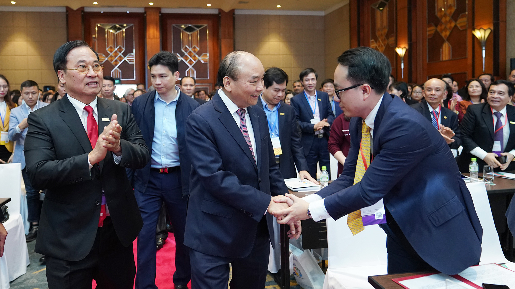 Thủ tướng dự lễ kỷ niệm 20 năm thành lập Hiệp hội Dệt may Việt Nam - Ảnh: VGP