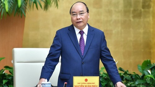 Thủ tướng Nguyễn Xuân Phúc yêu cầu Ngân hàng Nhà nước, Bộ Tài chính, các bộ, ngành theo dõi chặt chẽ diễn biến giá cả thị trường thế giới và trong nước để kiểm soát lạm phát, điều tiết phù hợp các chính sách tiền tệ, tín dụng, tài khóa.