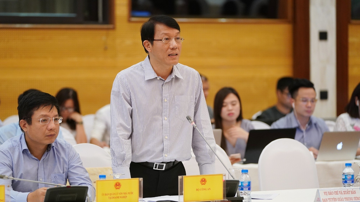 Chánh văn phòng Bộ Công an Lương Tam Quang trả lời báo chí.
