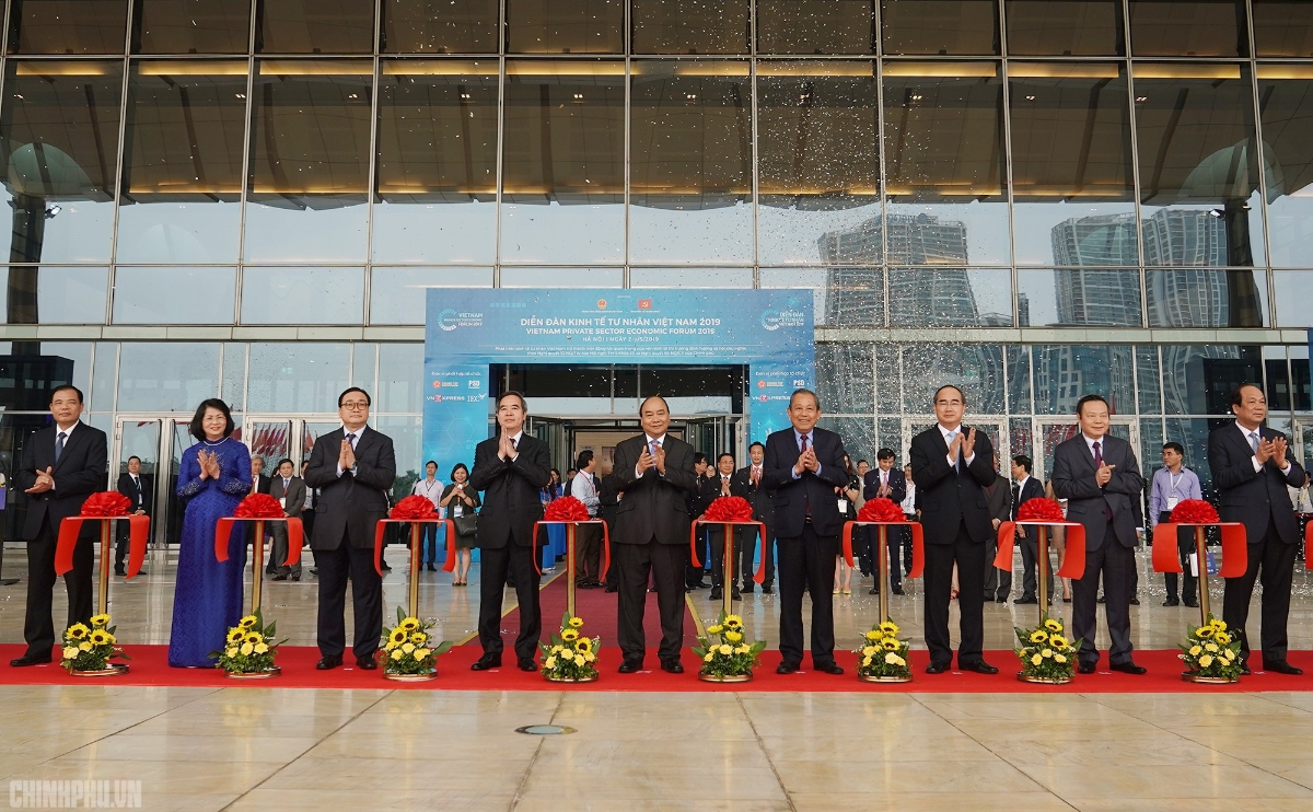 Hơn 2.500 doanh nhân dự Diễn đàn Kinh tế tư nhân Việt Nam 2019 - Ảnh 2.