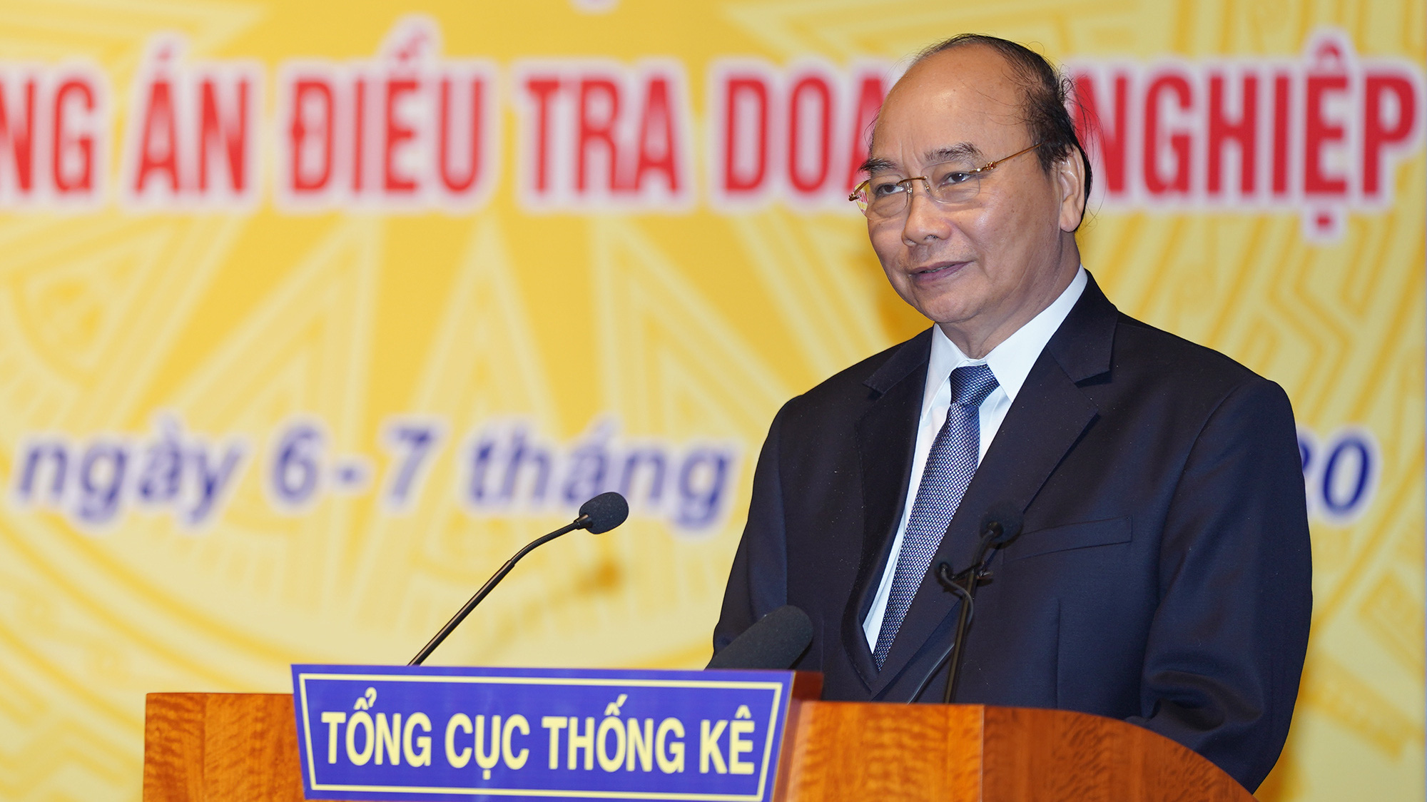 Thủ tướng phát biểu tại hội nghị triển khai kế hoạch công tác và tập huấn phương án điều tra doanh nghiệp năm 2020 của Tổng cục Thống kê - Ảnh: VGP