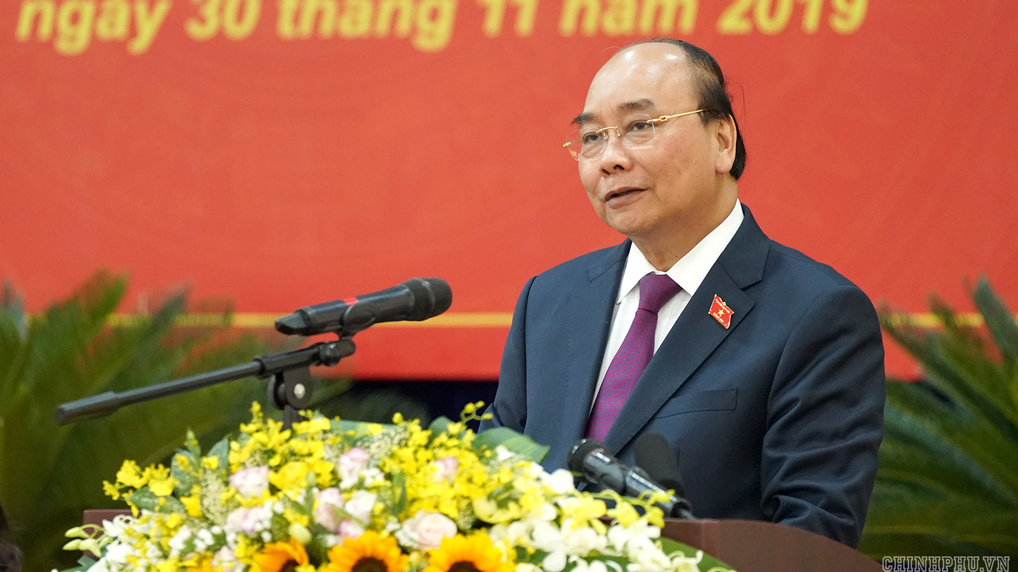 Thủ tướng Nguyễn Xuân Phúc tiếp xúc cử tri Hải Phòng - Ảnh: VGP 