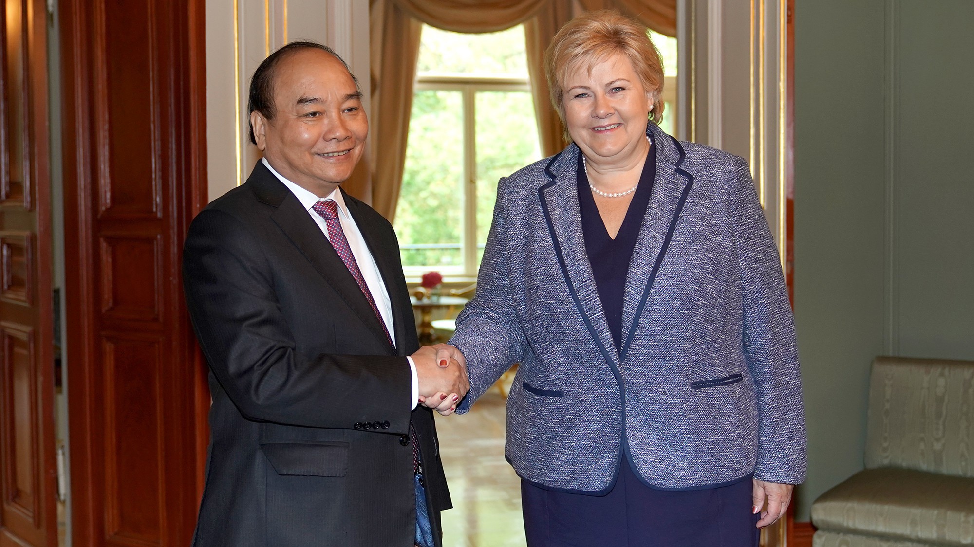 Thủ tướng Nguyễn Xuân Phúc và Thủ tướng Vương quốc Na Uy, bà Erna Solberg.