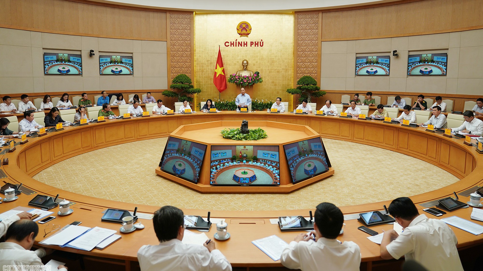 Thủ tướng Nguyễn Xuân Phúc chủ trì cuộc họp Hội đồng Thi đua - Khen thưởng Trung ương.