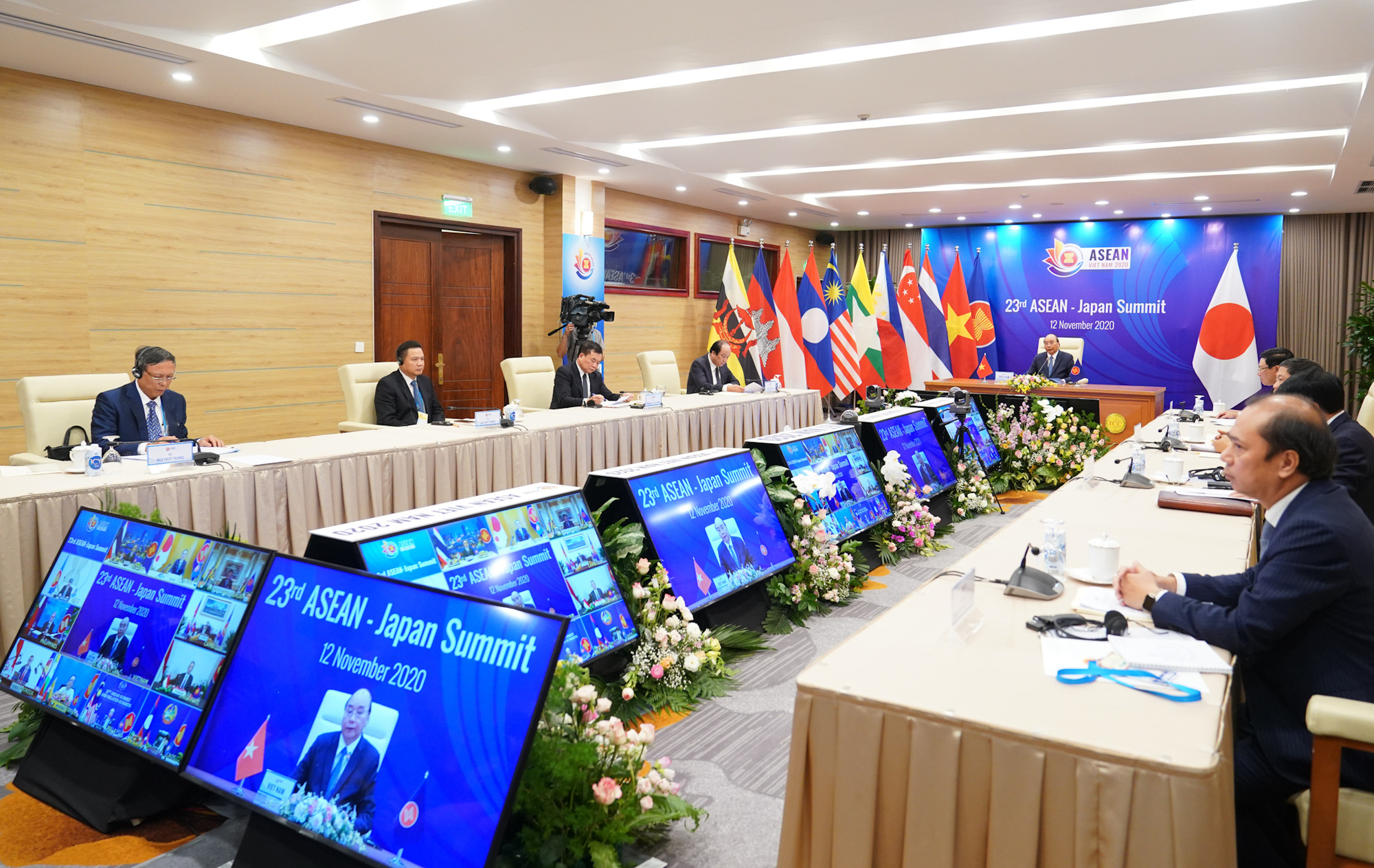 Nhật Bản ủng hộ lập trường của ASEAN về biển Đông - Ảnh: VGP
