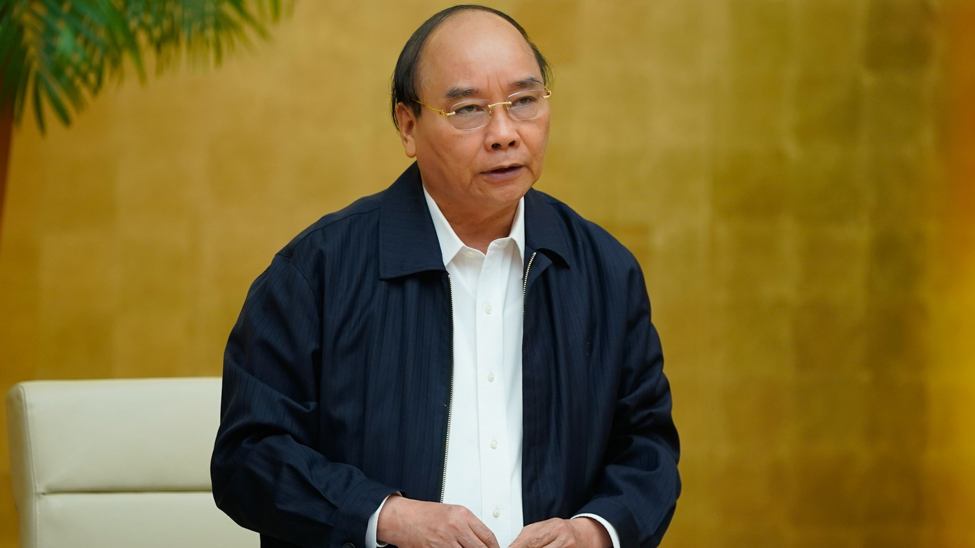 Về vấn đề tín dụng tăng trưởng còn thấp, Thủ tướng đề nghị Ngân hàng Nhà nước tiếp tục thúc đẩy lĩnh vực này, đồng thời kiềm chế nợ xấu.