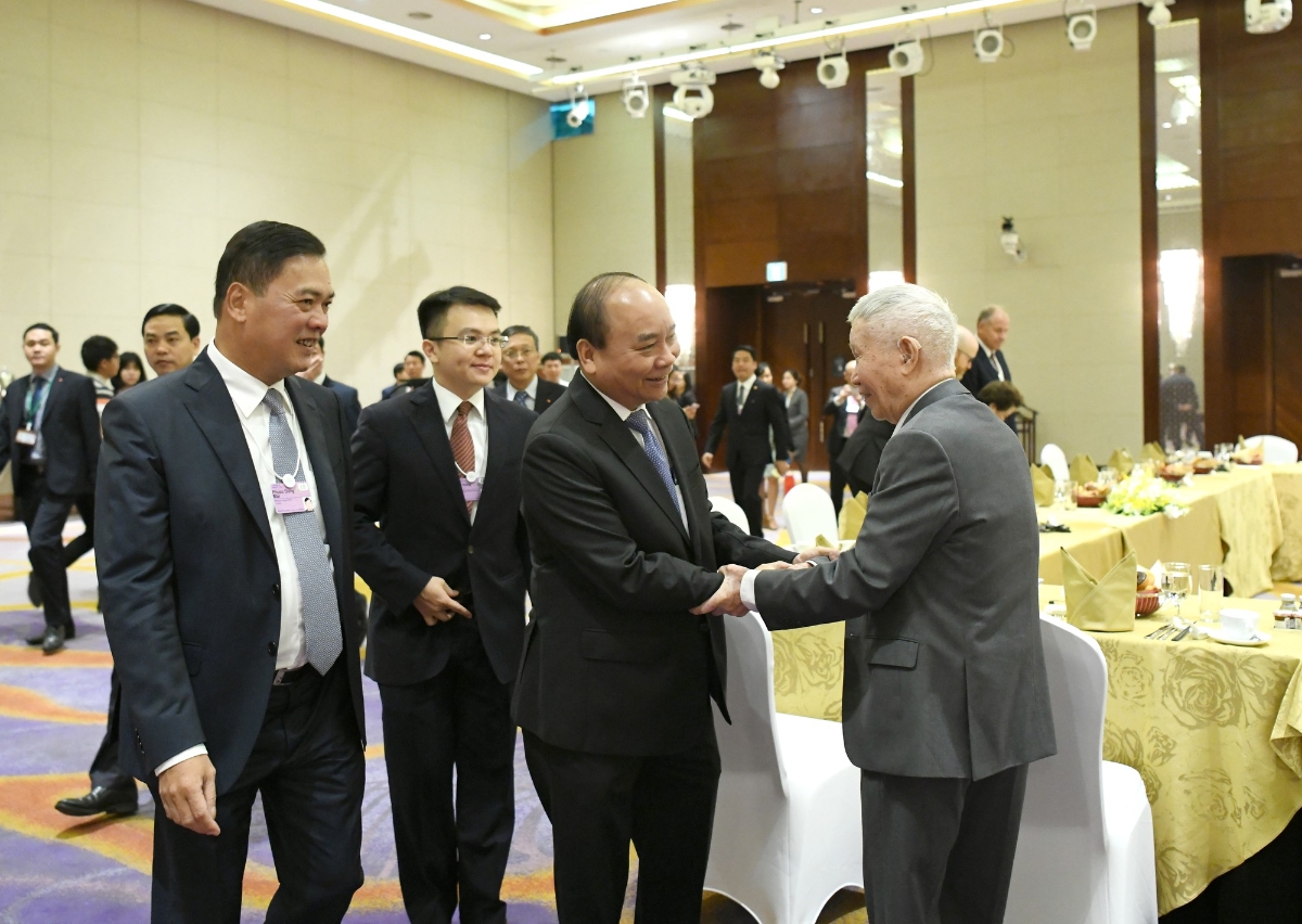 Thủ tướng đối thoại với lãnh đạo các tập đoàn toàn cầu - Ảnh 3.