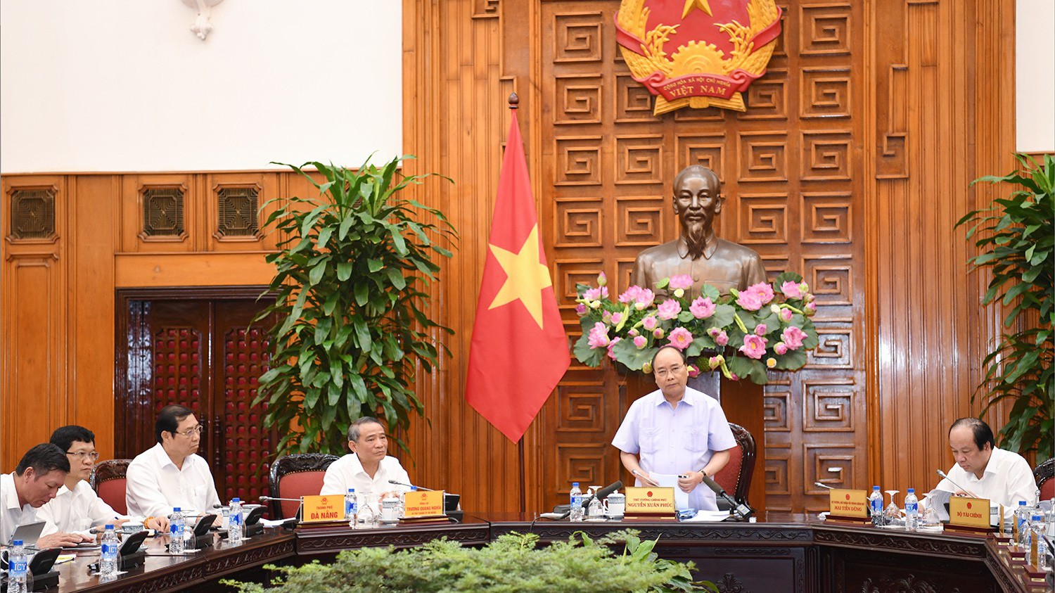 Thủ tướng Nguyễn Xuân Phúc làm việc với lãnh đạo các bộ ngành và thành phố Đà Nẵng, ngày 24/9.
