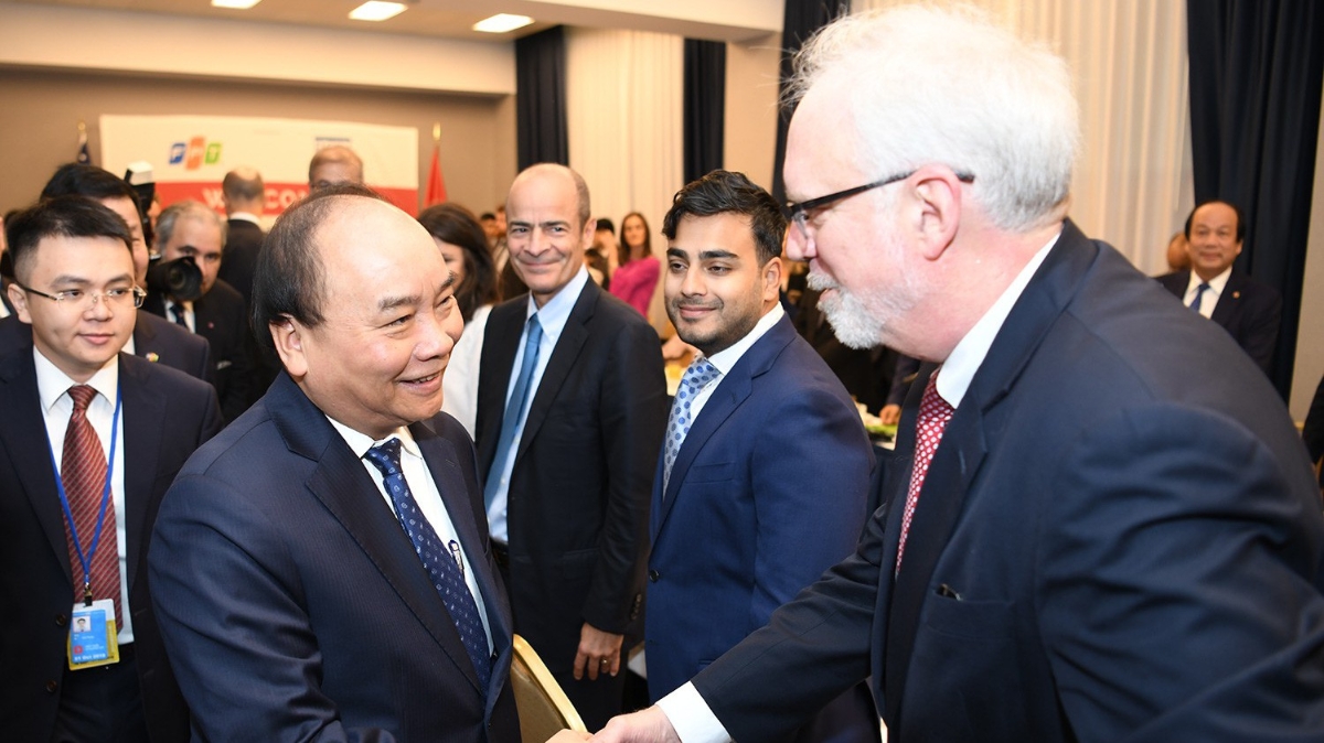 Thủ tướng khẳng định, Việt Nam luôn mở cửa đón chào các nhà đầu tư và tạo điều kiện cho các nhà đầu tư thành công.