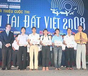 Lễ phát động cuộc thi Nhân tài Đất Việt 2008.