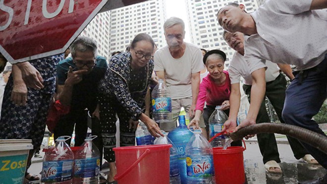 Hà Nội sẽ có thông báo khi nguồn nước đủ tiêu chuẩn để sử dụng cho mục đích ăn uống. Ảnh minh họa. 