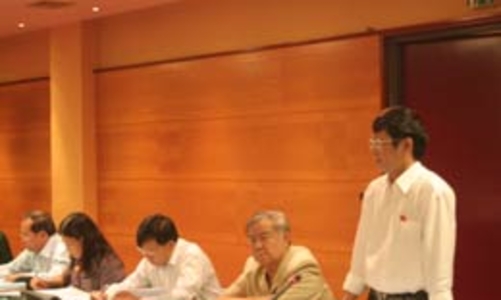 Không khuyến khích cho trẻ em làm con nuôi người nước ngoài