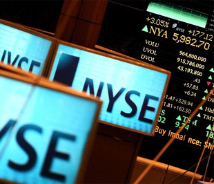 Trong tháng 7, chỉ số Dow Jones tăng 8,58%, chỉ số S&P 500 tiến thêm 7,41% và chỉ số Nasdaq lên 7,82% - Ảnh: Getty Images.