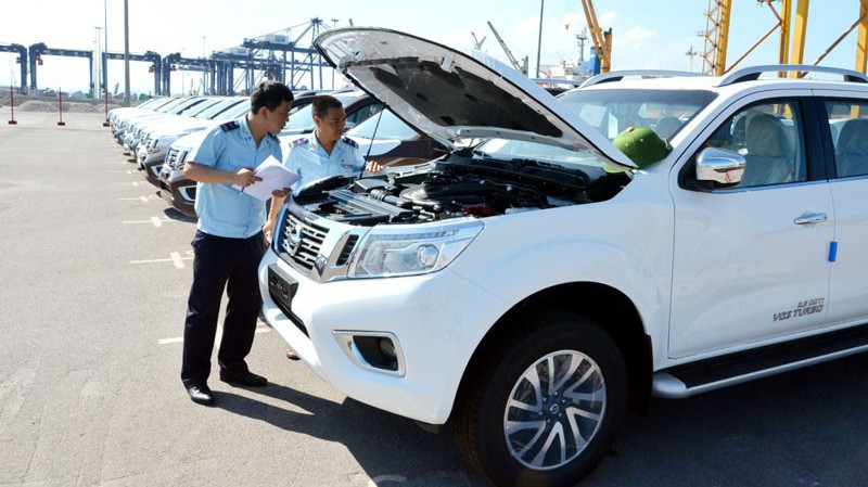 Lượng xe ô tô từ 9 chỗ ngồi trở xuống được nhập khẩu trong tuần này vẫn chiếm đa số với 1.024 chiếc, trị giá đạt 18,7 triệu USD.