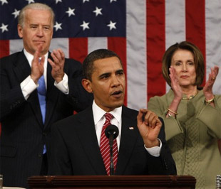 Khi nhiệm kỳ tổng thống bước sang tháng thứ hai, ông Obama đã thuyết phục được các thống đốc bang và Quốc hội trong nỗ lực khôi phục kinh tế, đồng thời cam kết cắt giảm các khoản nợ quốc gia - Ảnh: Getty.