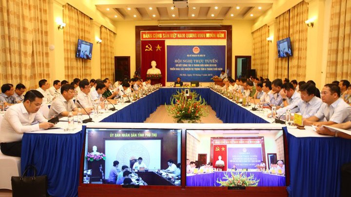11 bộ ngành trung ương được giao kế hoạch vốn đều giải ngân dưới 30%; 28 địa phương giải ngân ODA bằng 0% .