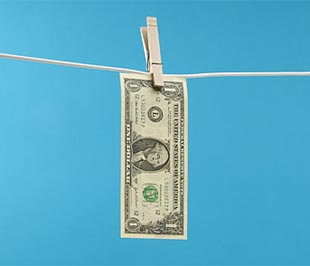 Thời gian qua, đã có không ít nhà phê bình lên tiếng kêu gọi thay thế “ngôi vương” của đồng USD.