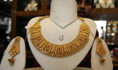 Giá vàng nóng lên, giá USD “chợ đen” tăng nhiệt